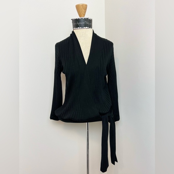 DVF Black Silk Wrap V-Neck Blouse size P - Picture 1 of 8
